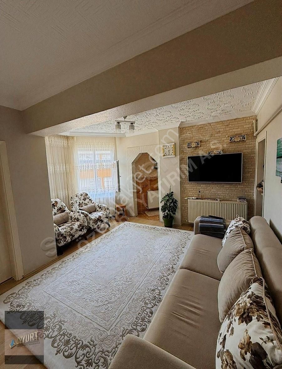 Kapaklı Cadde Üzerinde 12.000 Tl Kiracılı 2+1 Kelepir Daire