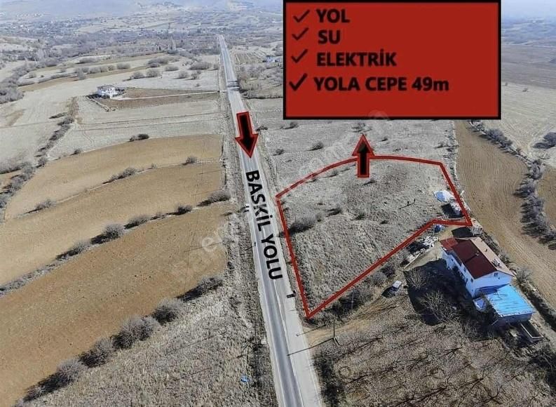 Sütlücede Yola Sıfır Harika Tarla