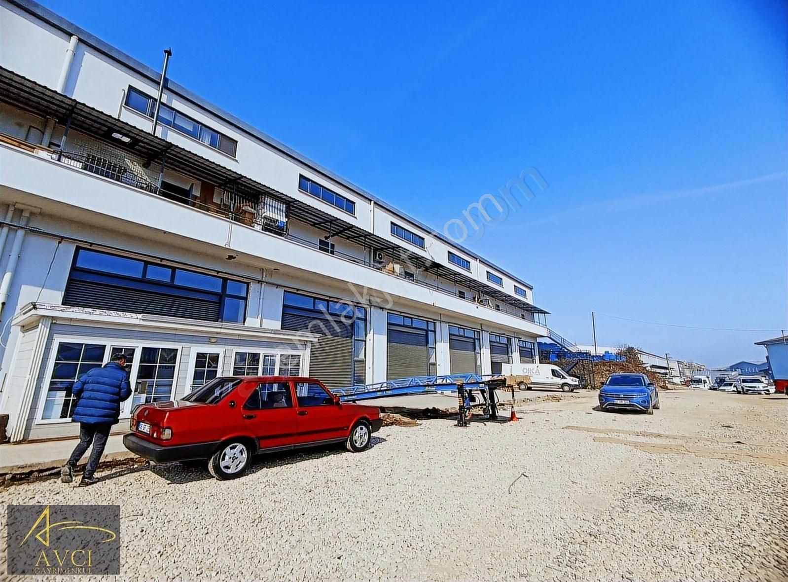 Avcıdan Organize Sanayide Halin Üzerinde 340 M2satılık İşyerleri