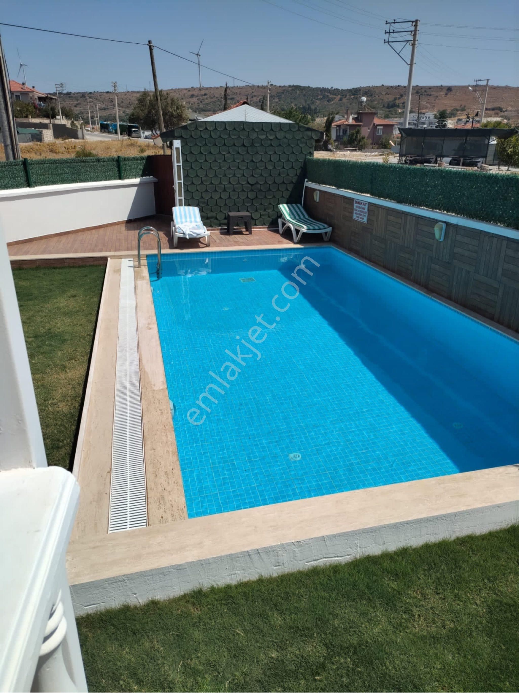 Çeşme Reisdere De Yaz Sezonu Kiralık Havuzlu Villa (101 Günlük)