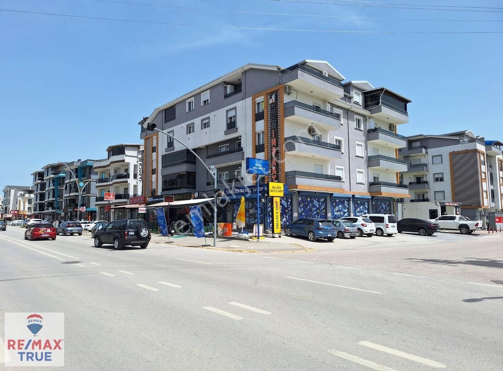 Kartepe F.s.m Mah. Demokrasi Cad. Üzeri 2+1 Satılık Arakat Daire