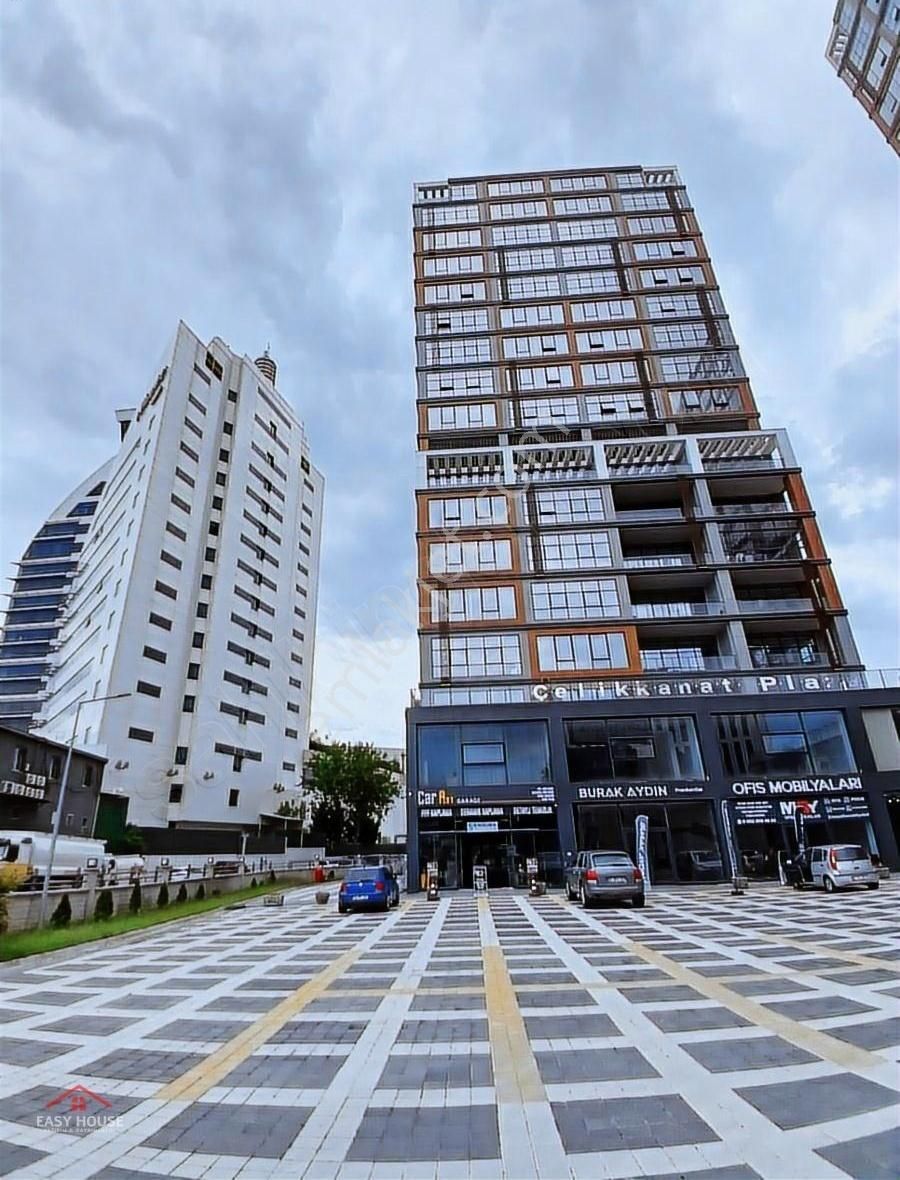 Bursa Yalova Yolunda Lüks Plazada Ofis