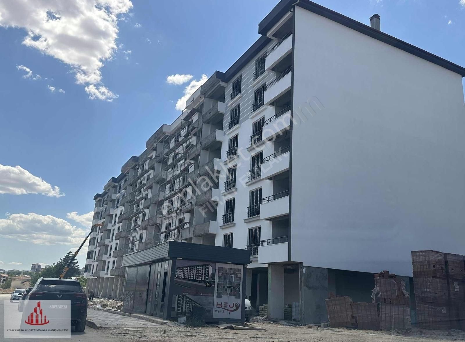 [frt]arı Büfe Altında Cadde Üzeri Satılık 2+1 Daire