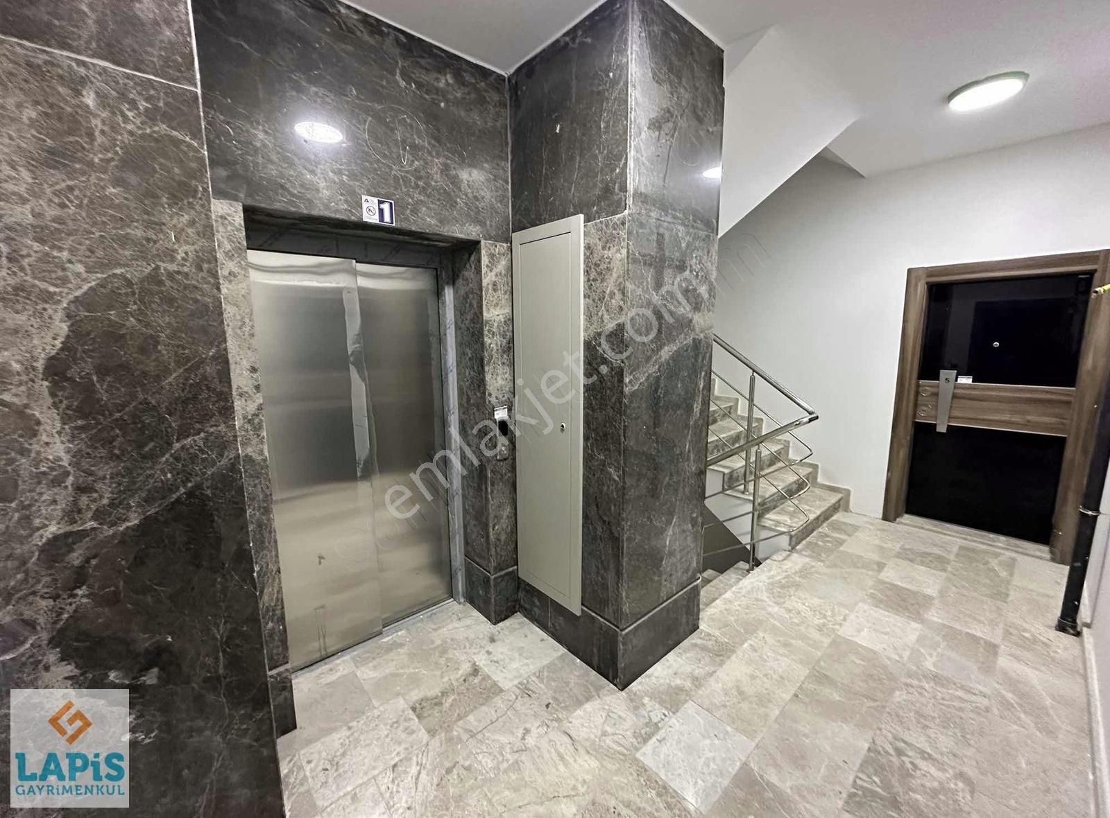 Merkezde-premiyum Kalite-yerden Isıtma-doğalgaz-otopark-havuzlu - Görsel 15