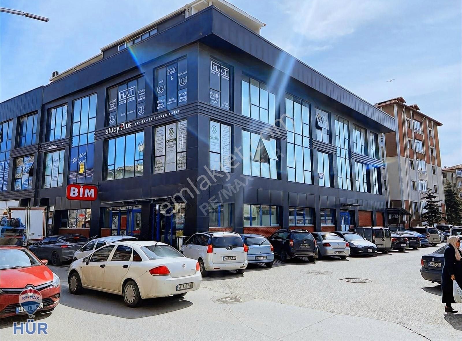 Remax Hür Murat Köksal'dan Eski Reji Sokakta Satılık Ofis