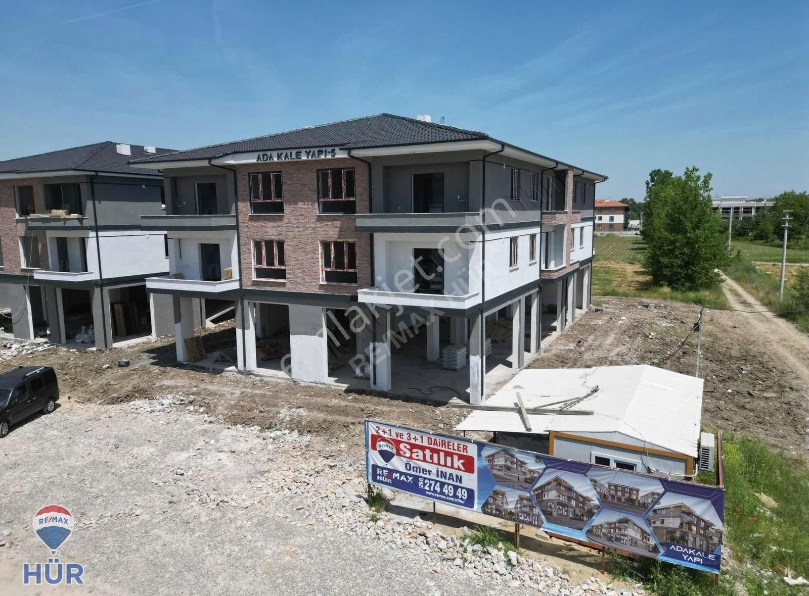 Ömer İnan Remax Hür Arifiye'de Cadde Üzeri Kiralık Dükkanlar