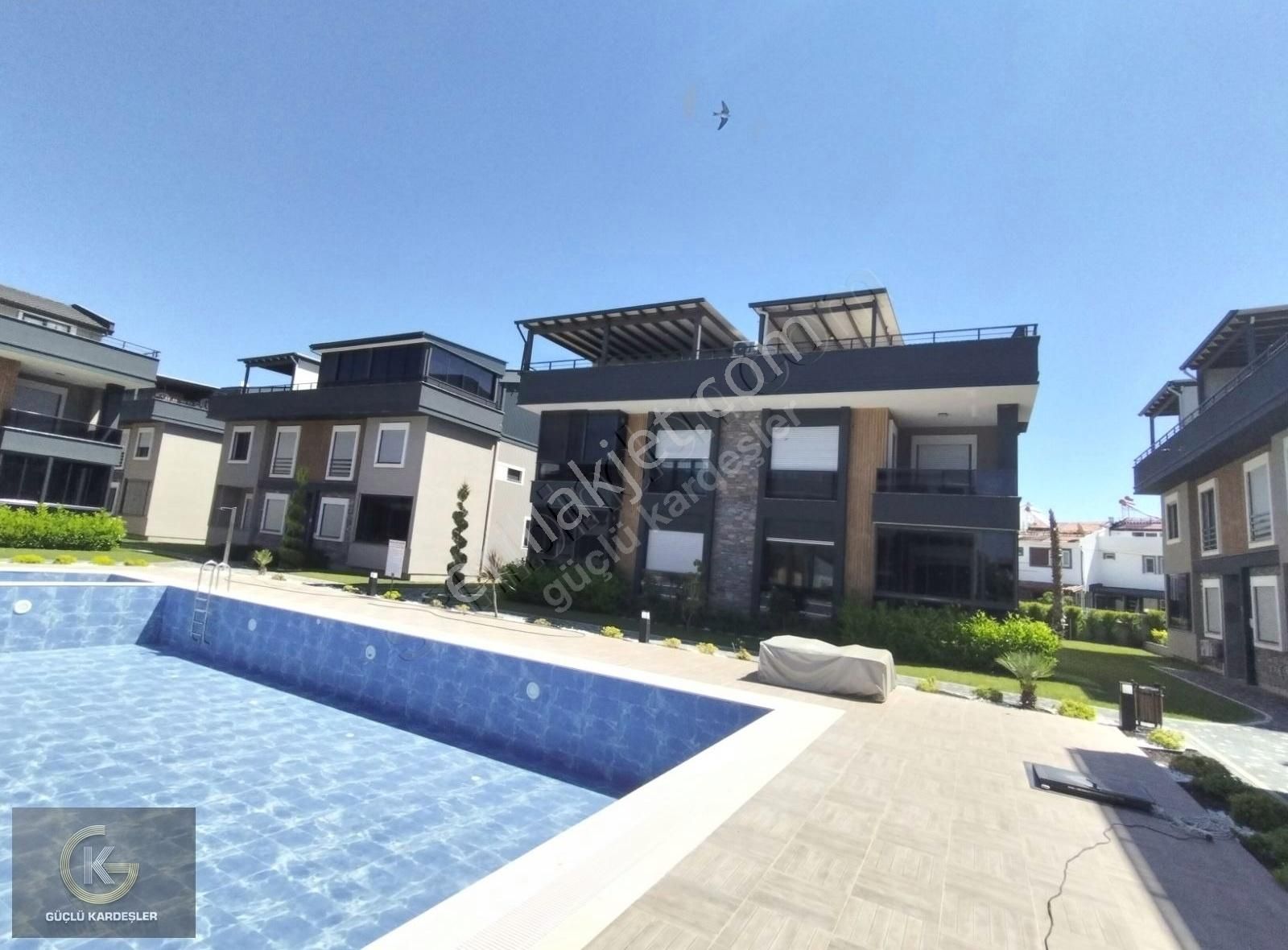 Güçlü Kardeşlerden Havuzlu Site İçi 2+1 Lüks Daire