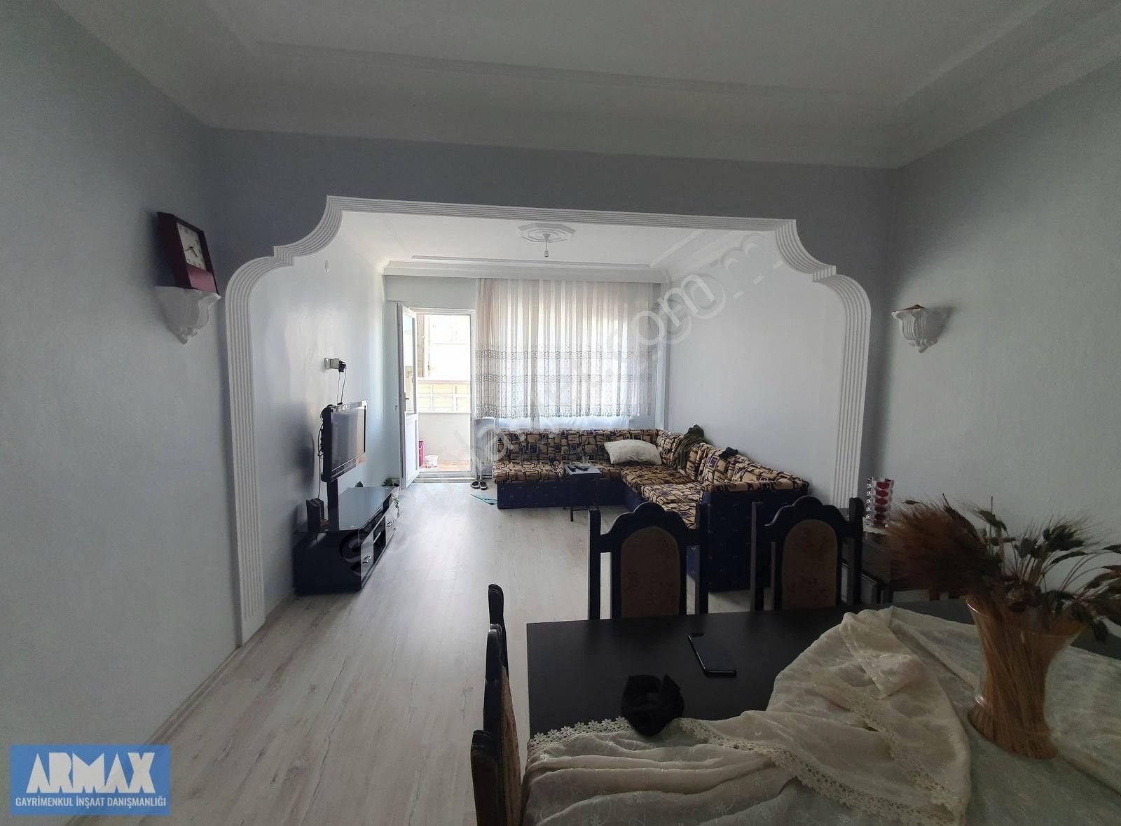 Armax'tan Şemsipaşa Mah Satılık 2+1 Ara Kat Çift Balkonlu Daire