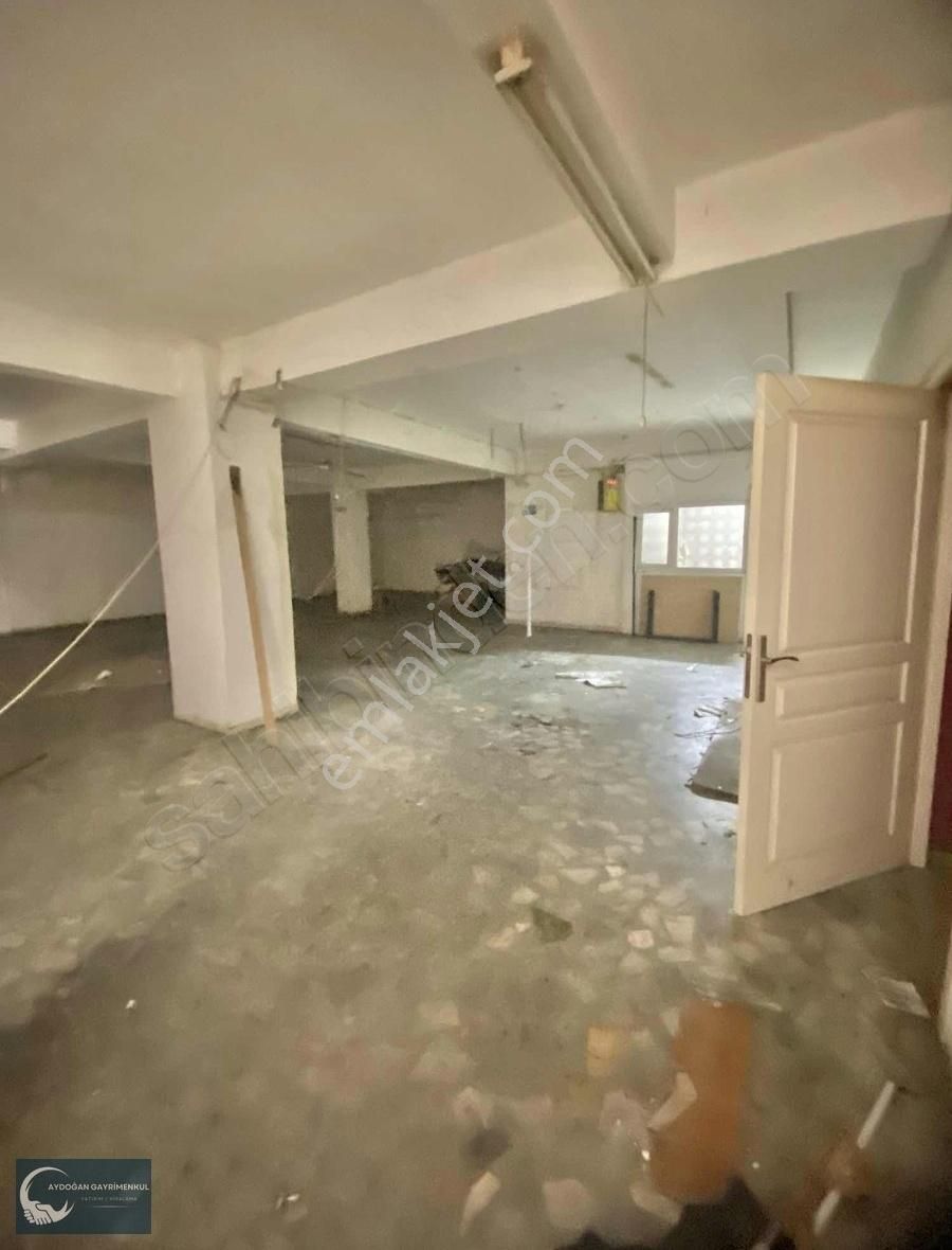 Sanayide 210 M2 Düz Giriş Kiralık İş Yeri