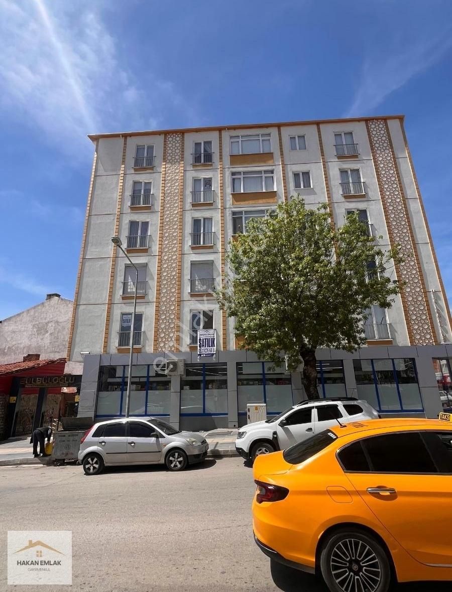 Cengiz Topel Caddesi Üzeri Satılık 3+1 Daire