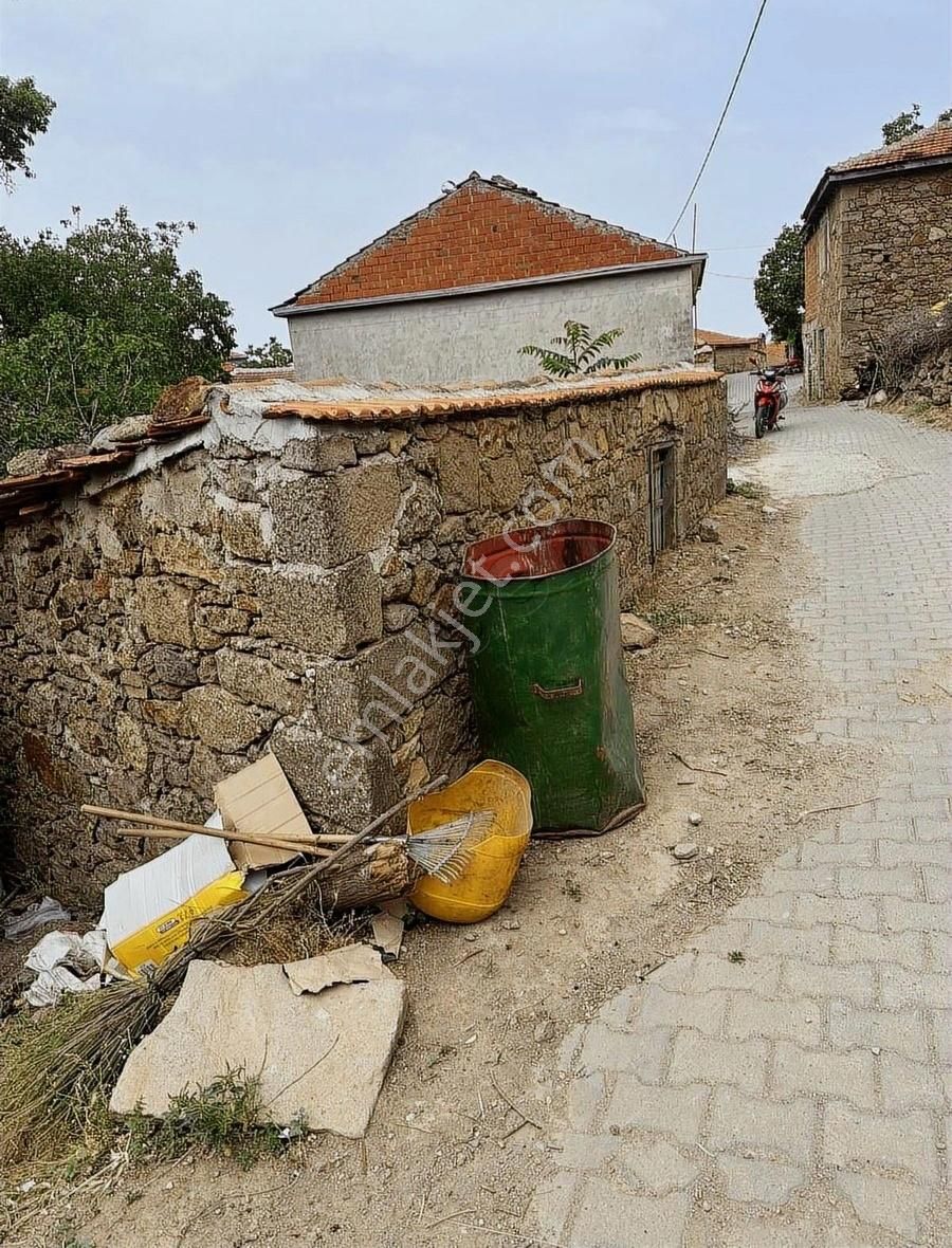 Gömeç Köy Emlaktan Satılık Bahçeli Dam