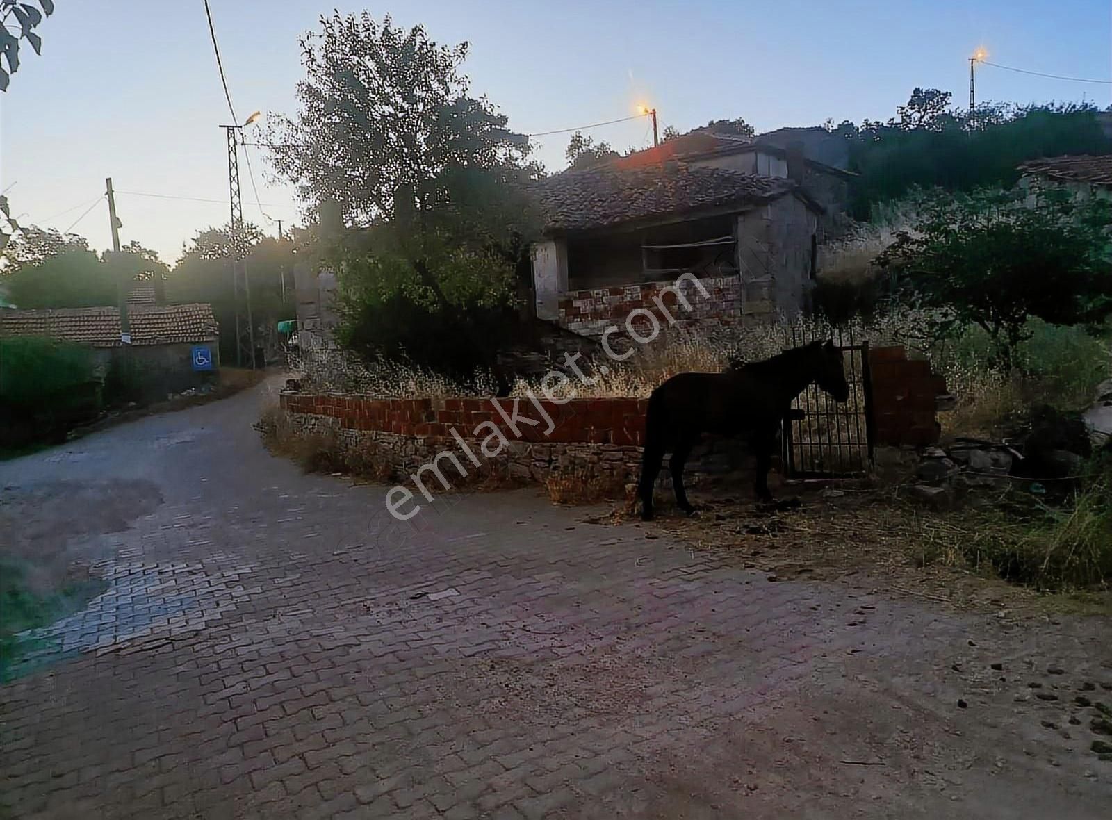 Gömeç Köy Emlak'tan Taş Ev Satışa Sunulmuştur.