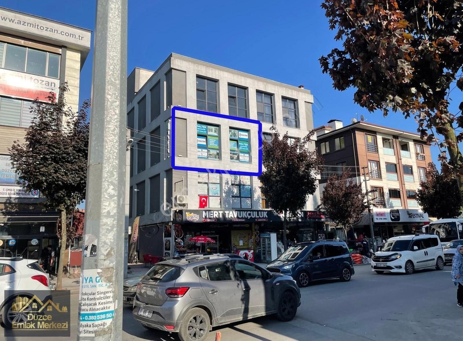 Kuyumcuzade Bulvarı Cadde Üzerinde Avm 2 Dk Mesafede 1+1 Ofis