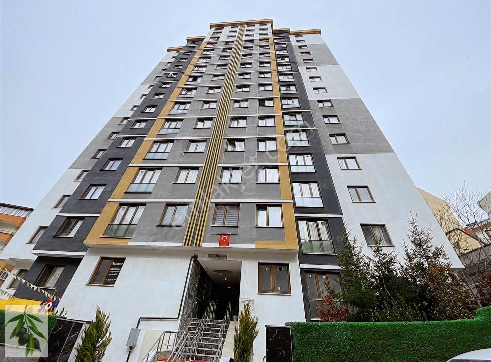 Kağıthane Gürsel Mah Site İçi 1.kat 1,5+1 70m2 Ayrı Mutfaklı