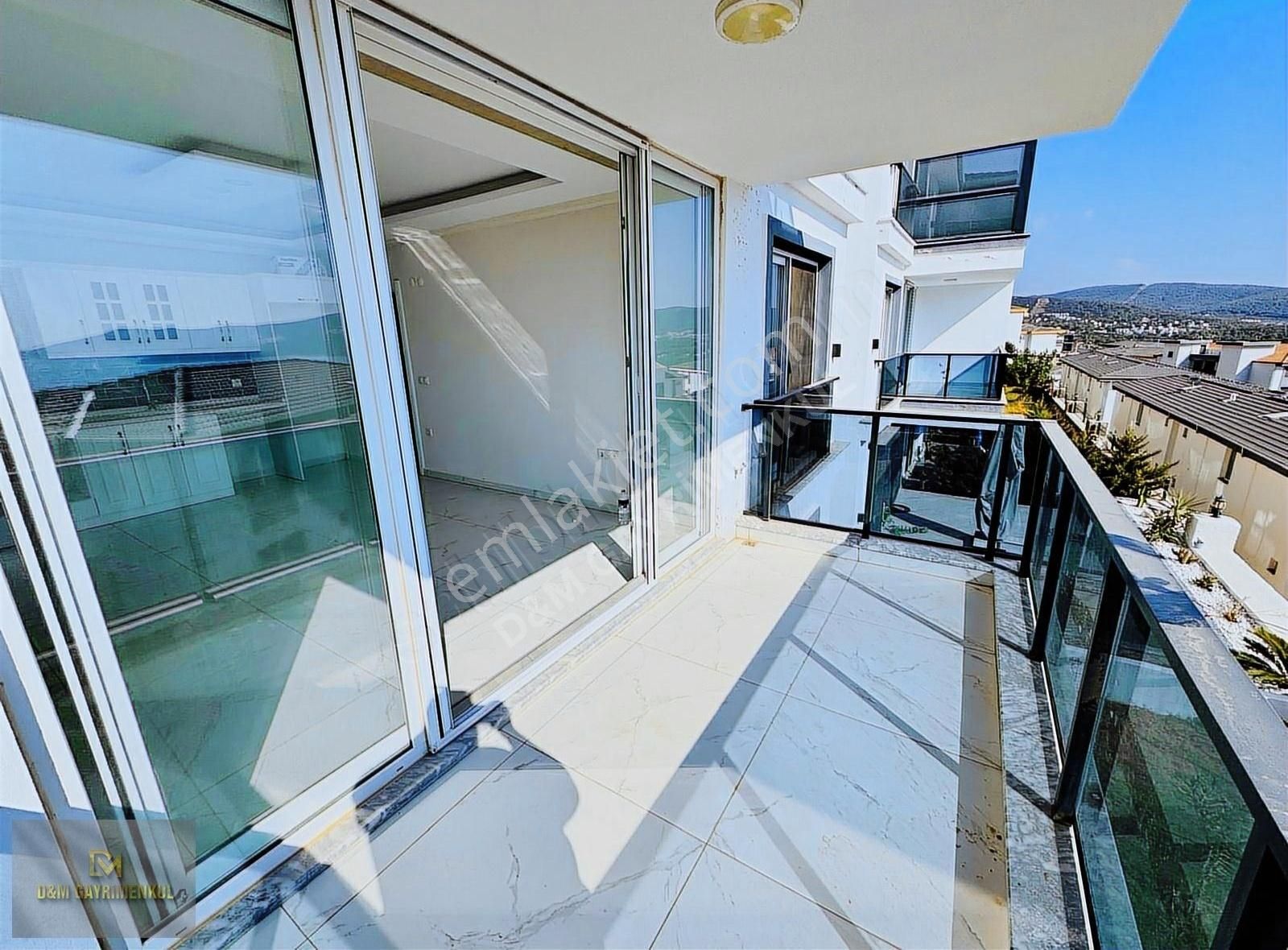 Akbükde Eşşsiz Manzaraya Sahip Havuzlu 2+1 Sıfır Daire - Görsel 13