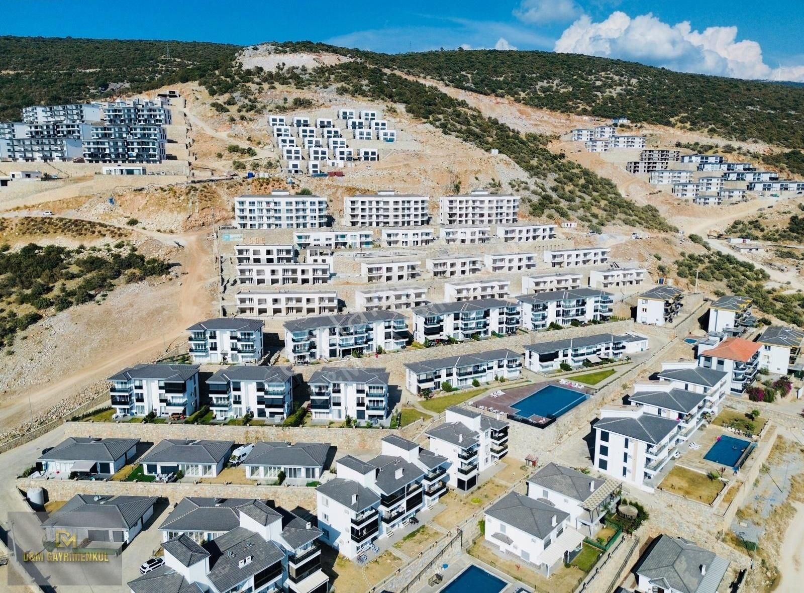 Akbükde Eşşsiz Manzaraya Sahip Havuzlu 2+1 Sıfır Daire - Görsel 22