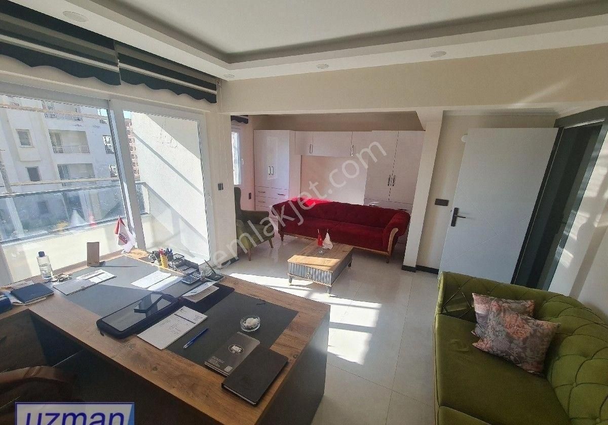 Kusadasinda Deniz Manzaralı 2+1 Sıfır Daire