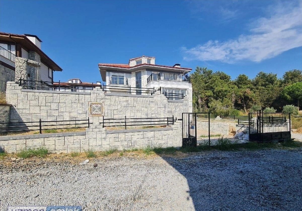 Lebi Derya Deniz Manzaralı Özel Havuzlu Malikane