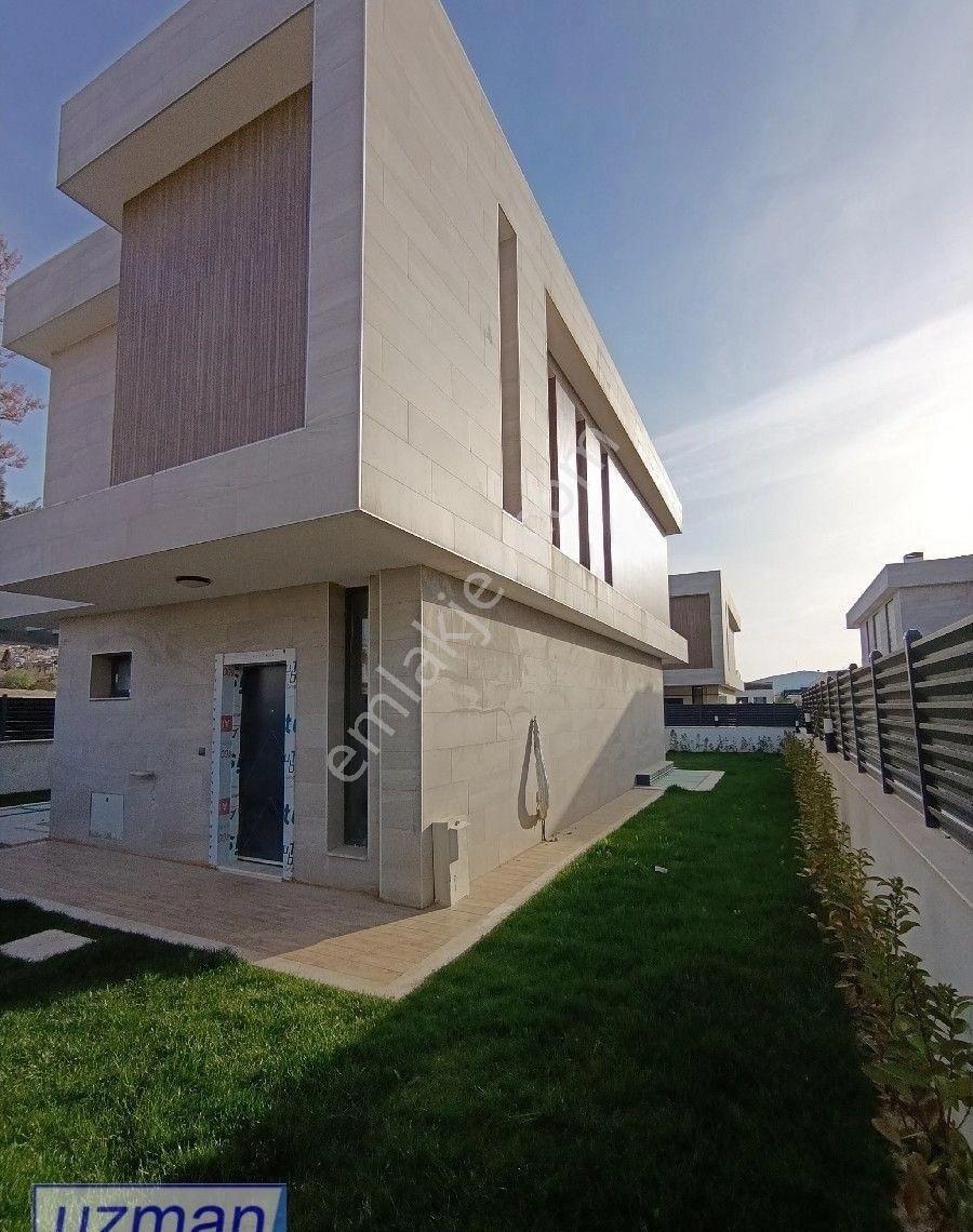 Mükemmel Konumda Yeni Butik Site İçinde Satılık Yeni Müstakil Özel Yüzme Havuzlu Villa - Görsel 29