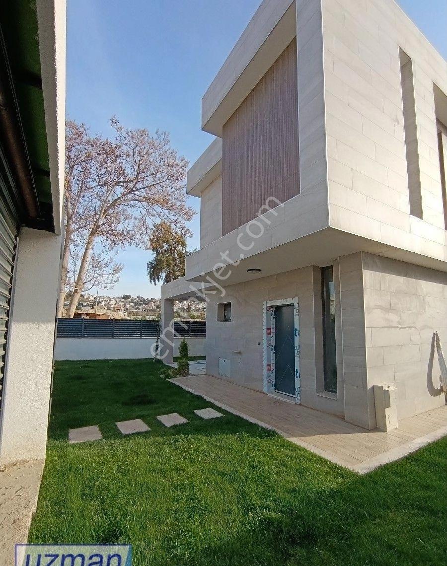 Mükemmel Konumda Yeni Butik Site İçinde Satılık Yeni Müstakil Özel Yüzme Havuzlu Villa - Görsel 3