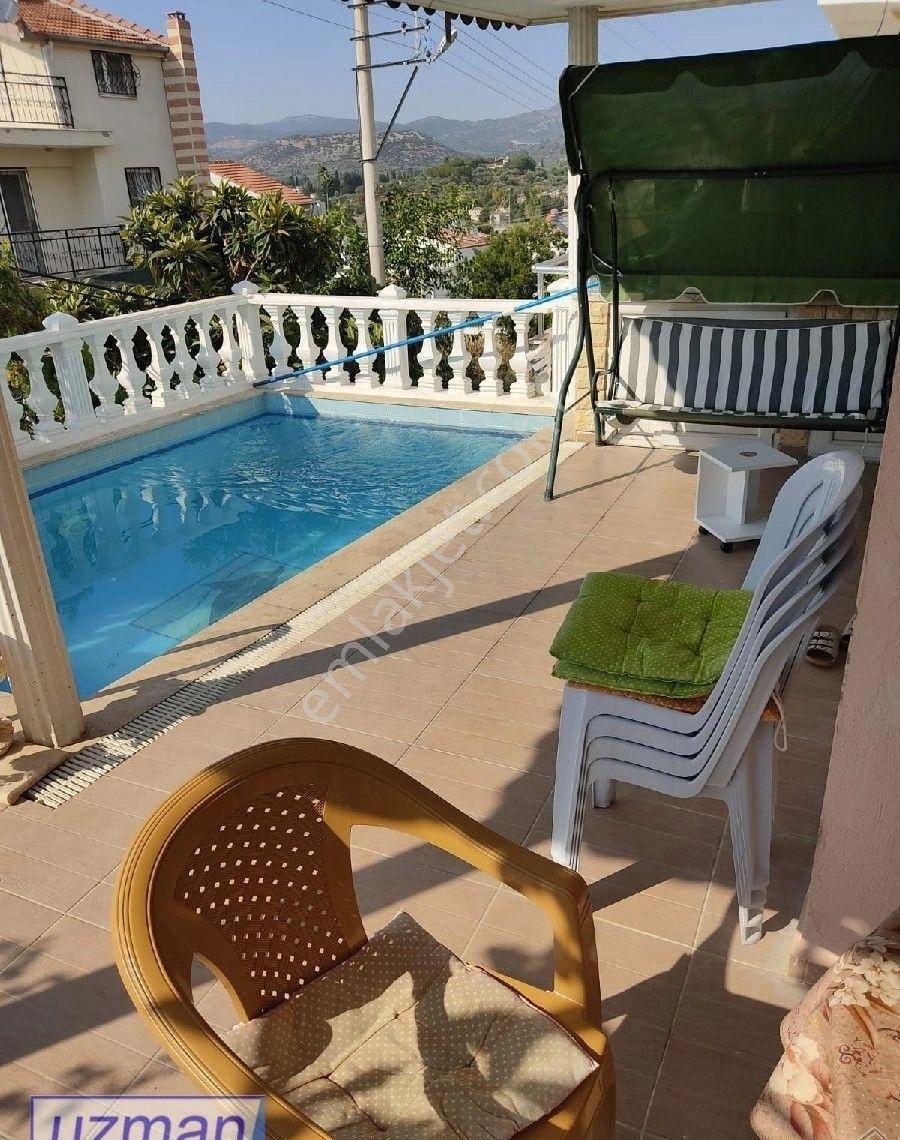 Samos Manzaralı Eşyalı 4+1 Havuzlu Site İçi Kiralık Lüks Villa - Görsel 13