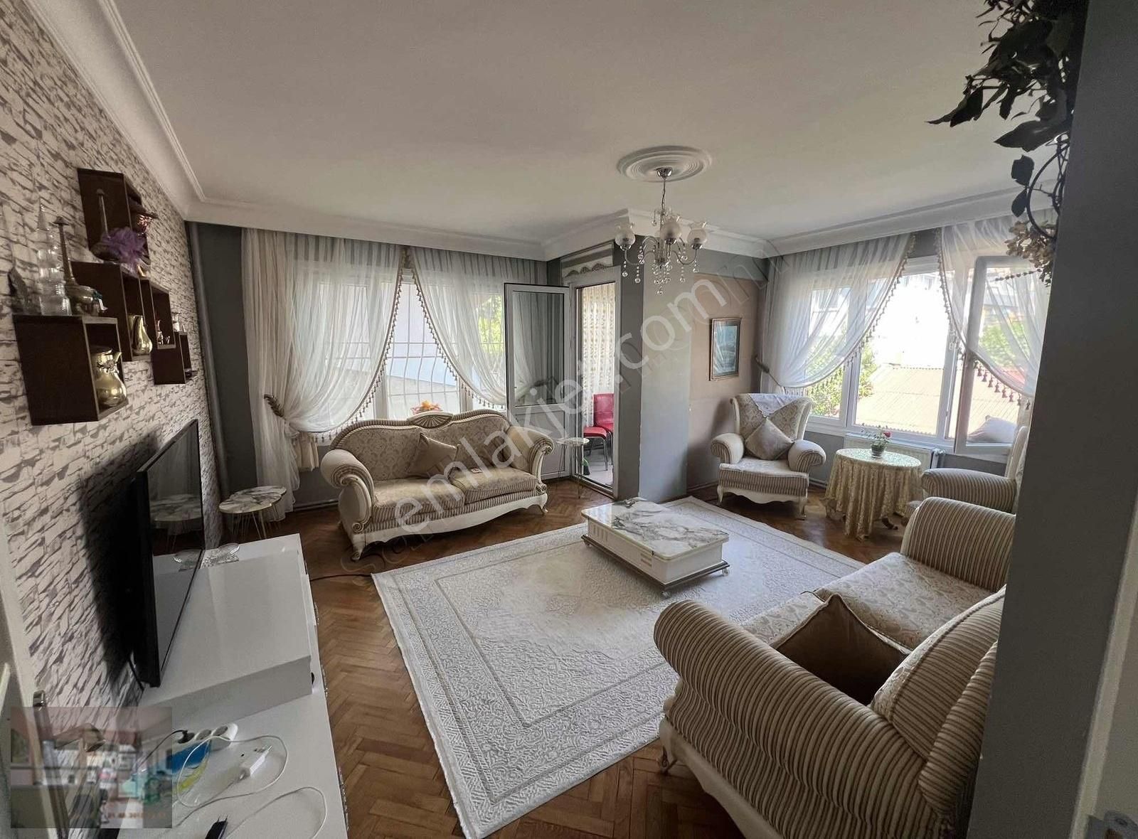 Koşuyolu Barbaros Mh. Özkuruşlar Market Arkası Mobilyalı Kiralık