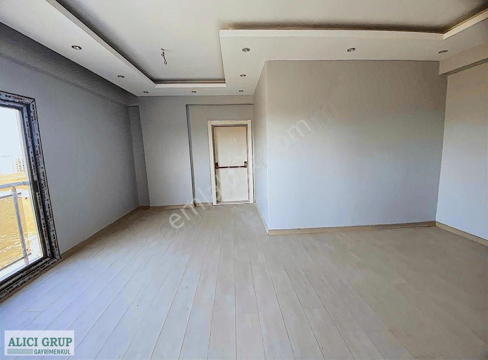 Buruk Tokiler Yanı Az Katlı Sıfır Binada Kiralık Daire