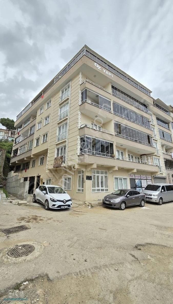 Mudanya Ömerbey Merkezde Satılık 2+1 Masrafsız Temiz Daire
