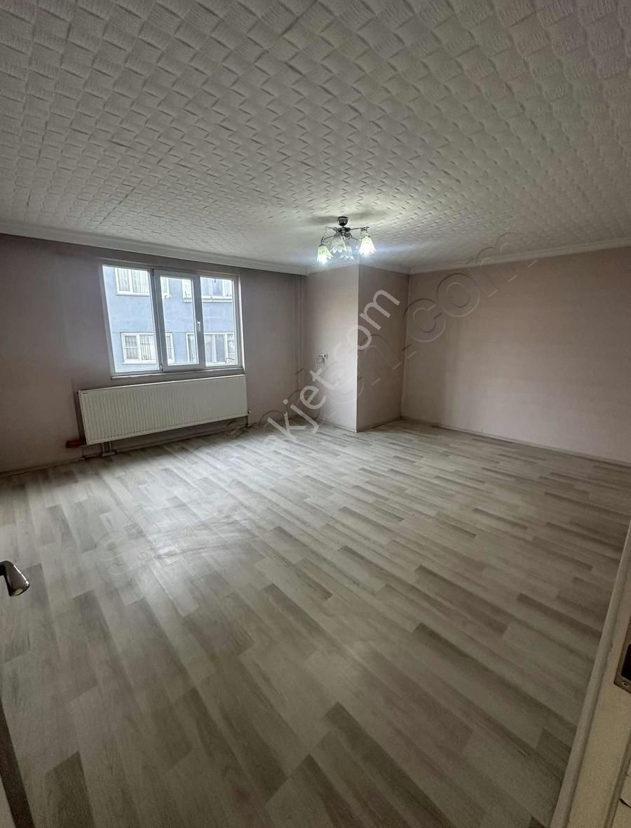 Merkezde Gama Lojmanlarında 2+1 Teraslı Kiralık Daire
