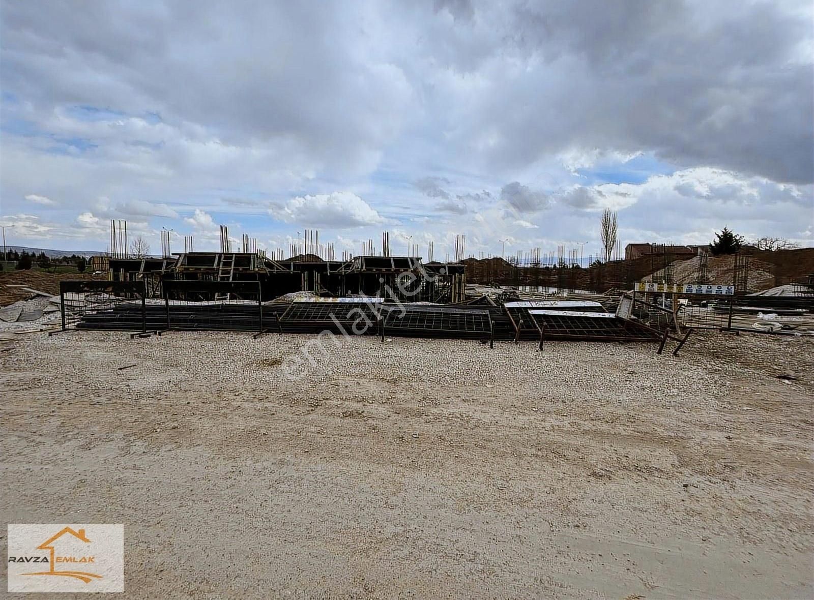 Ravza Emlak'tan Topraktan Satılık 3+1 2+1 Daireler - Görsel 13