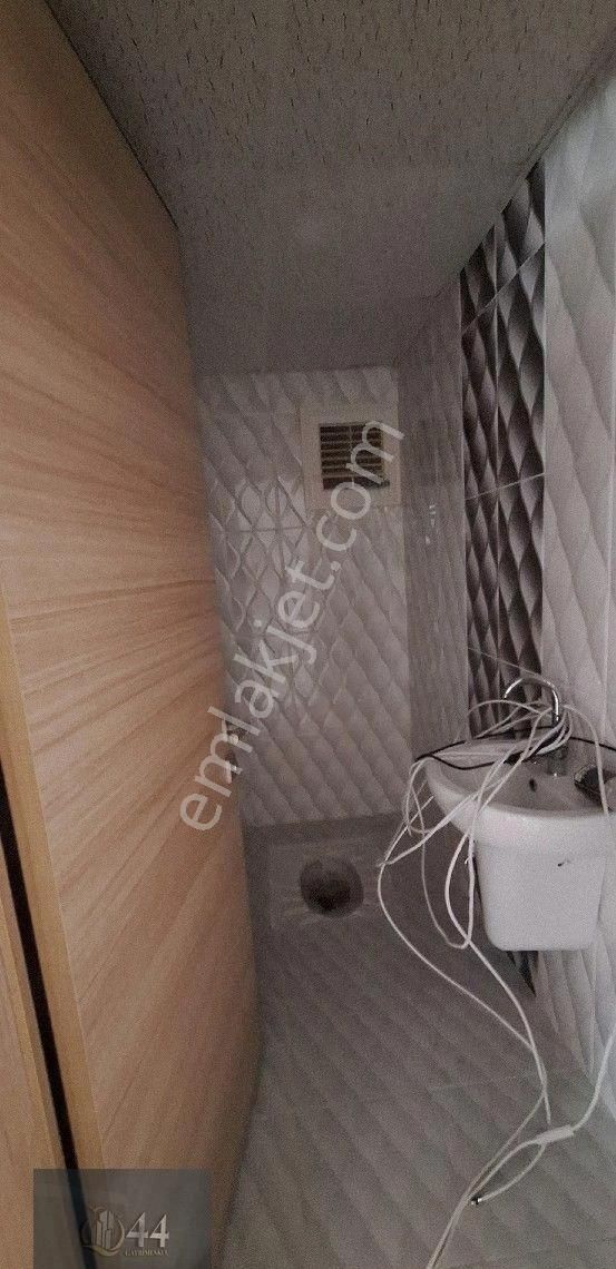 44 Gayrimenkul'den Mimarsinanda Tramvaya Yakın 2+1 Daire