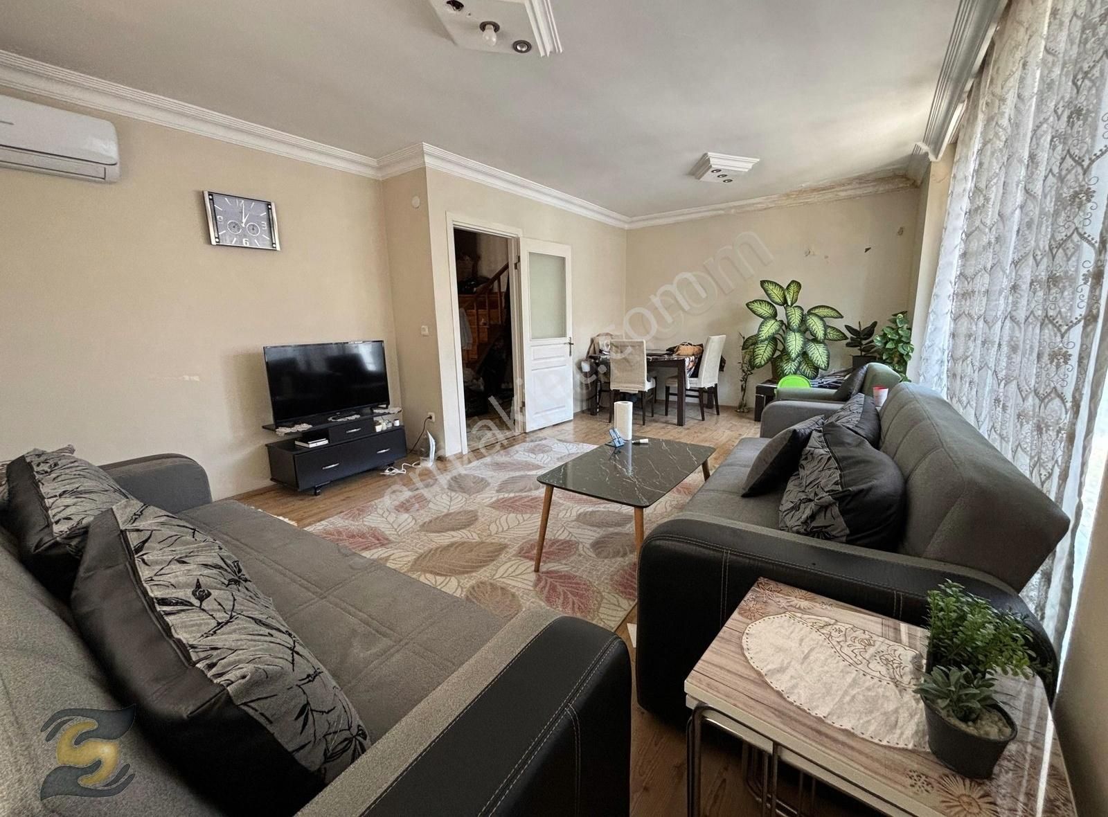 Metrobüse 5 Dk 3+2 Dubleks Kiralık Daire