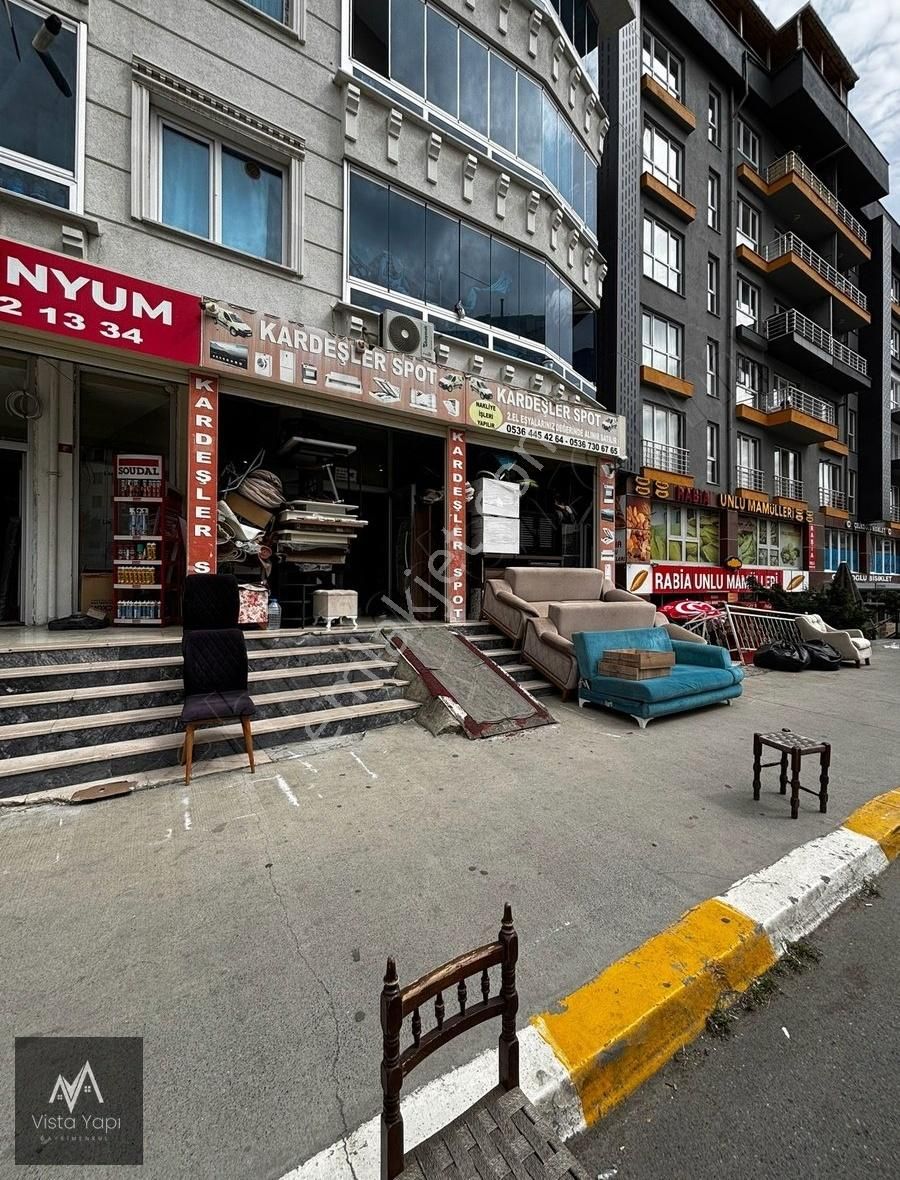 Vista Yapı'dan; Cadde Üzeri, Köşe Dükkan, Vitrin Değeri Yüksek