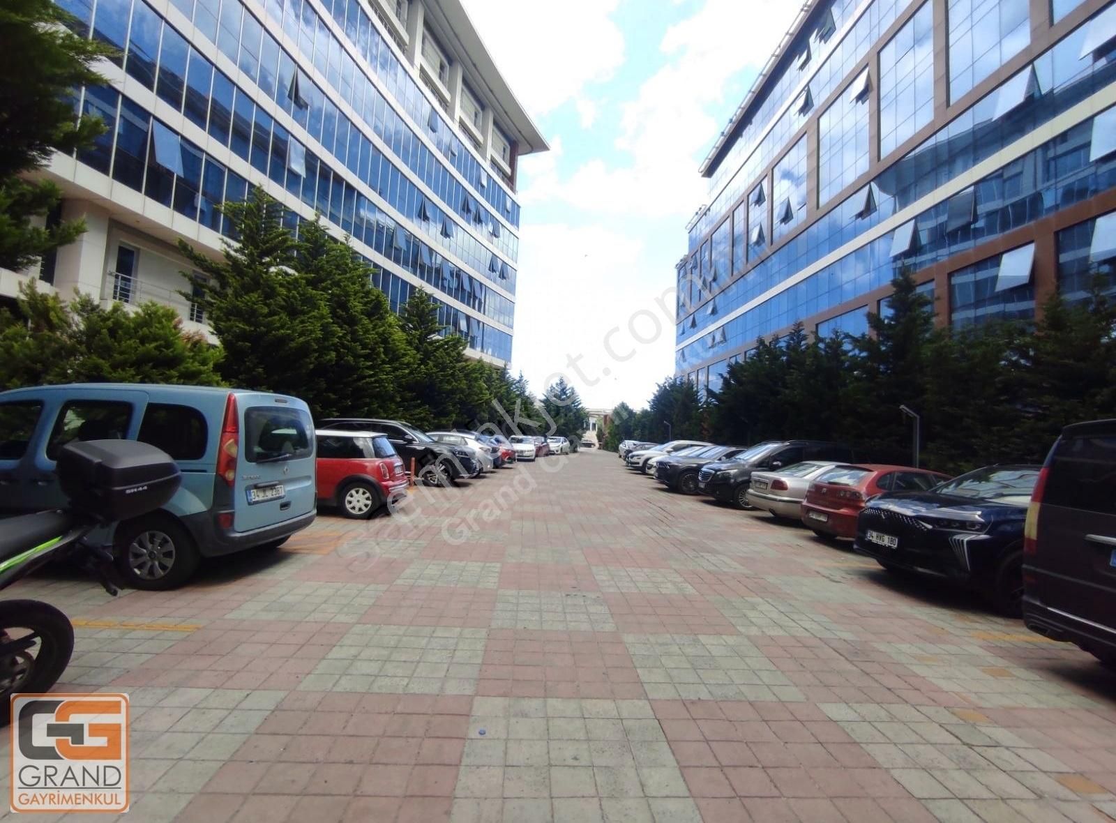 Pendik Yenişehir Ekinci Residence' Ta Satılık 1+1çift Cephe Ofis