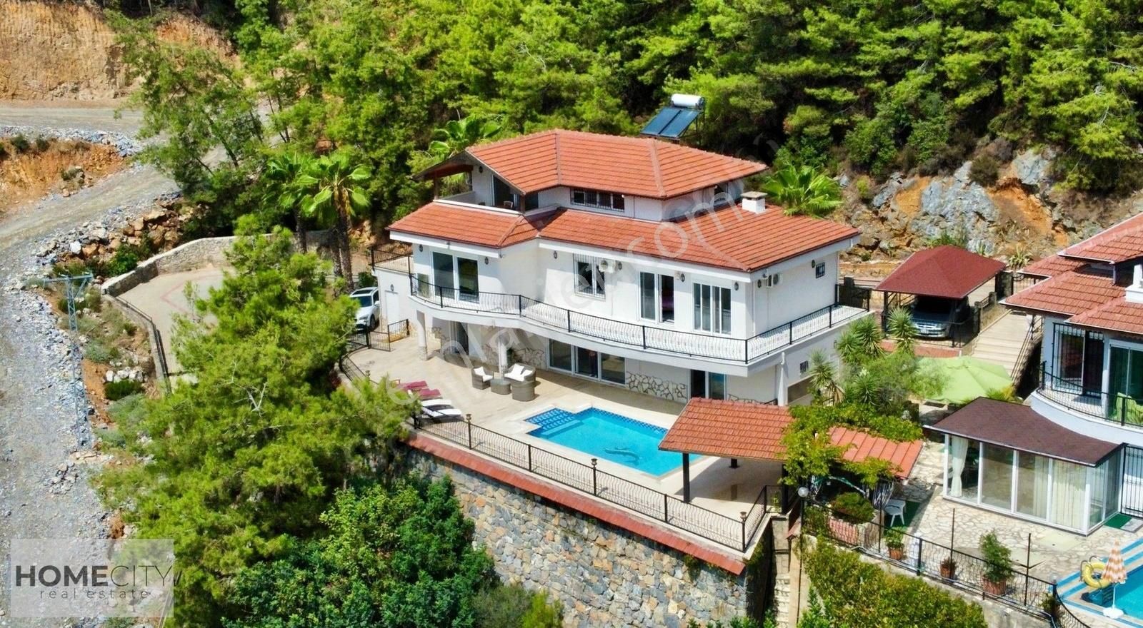 Alanya Çıplaklı 4+2 700m2 Kapalı Otopark,havuz,manzara,genişşşşş