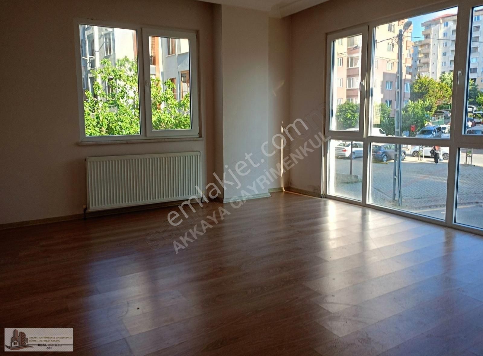 Ümraniye Necip Fazıl Mh Otoparklı 2+1 Daire 29000 Tl