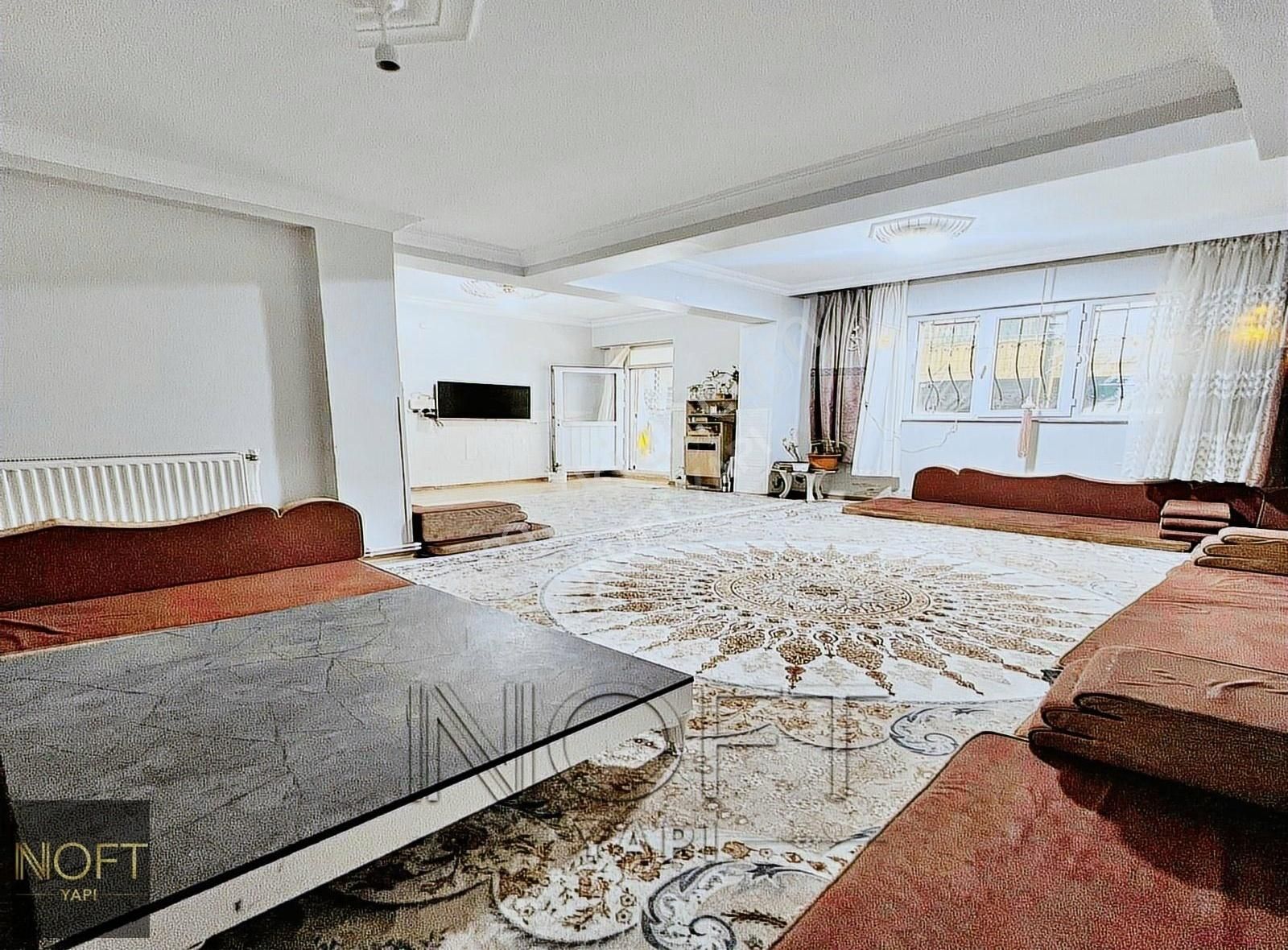 Üçevler Mahallesinde 110 M2 Caddeye Yakın Aile Binası !!