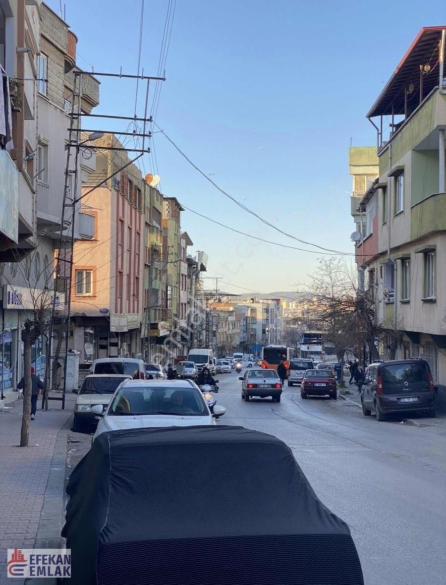 Efekan Emlak'tan Yeşilevler Mah. Ana Cad. Üzrinde Kiralık Dükkan