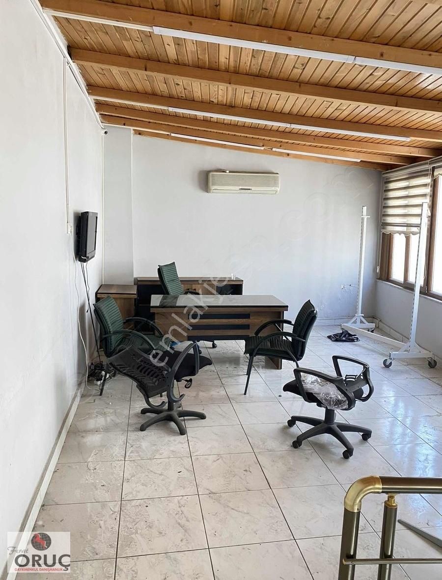Yenikapıda 2 Katlı Mağaza Ve Ofis