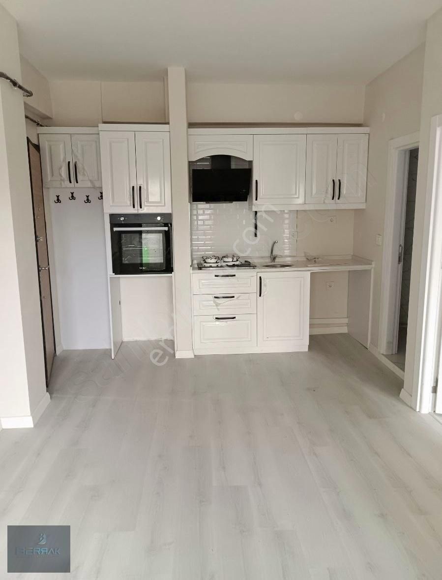 Tekirdağ Çorlu Nusratiye Mah. De Kiralık Havuzlu Site İçi 1+1 D.