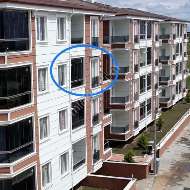 Pınar Mahallesinde Ara Kat 2+1 Daire