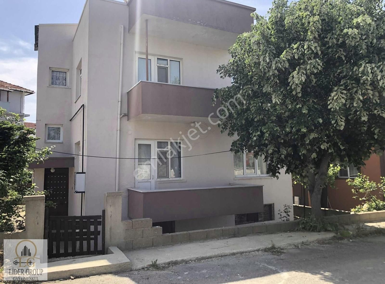 Bahçeli Müstakil Aşağı Zaferıye