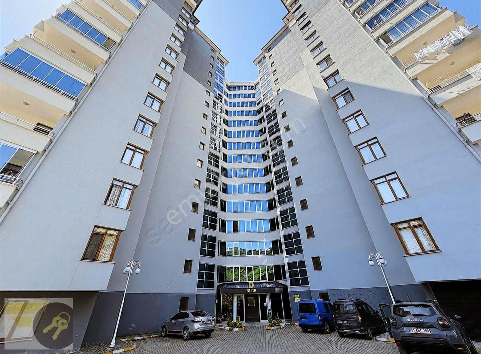 *of Gayrimenkul* Şehri Huzur Sitesi 5.kat 3+1 155m2 Satılık D.
