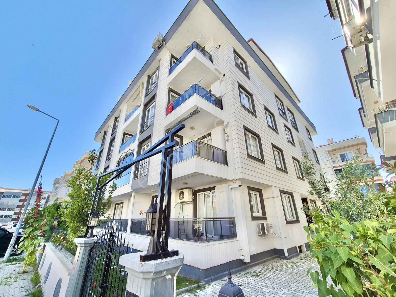 ✅✅alçınar Emlaktan Arakat Asansörlü Geniş 1+1 Daire✅✅
