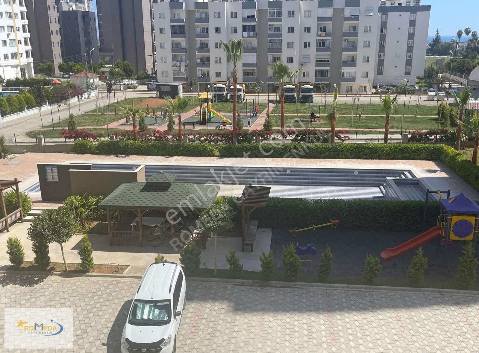 **romeda**'dan Mezitli Deniz Mah. Denize Yakın 3+1 Satılık Daire