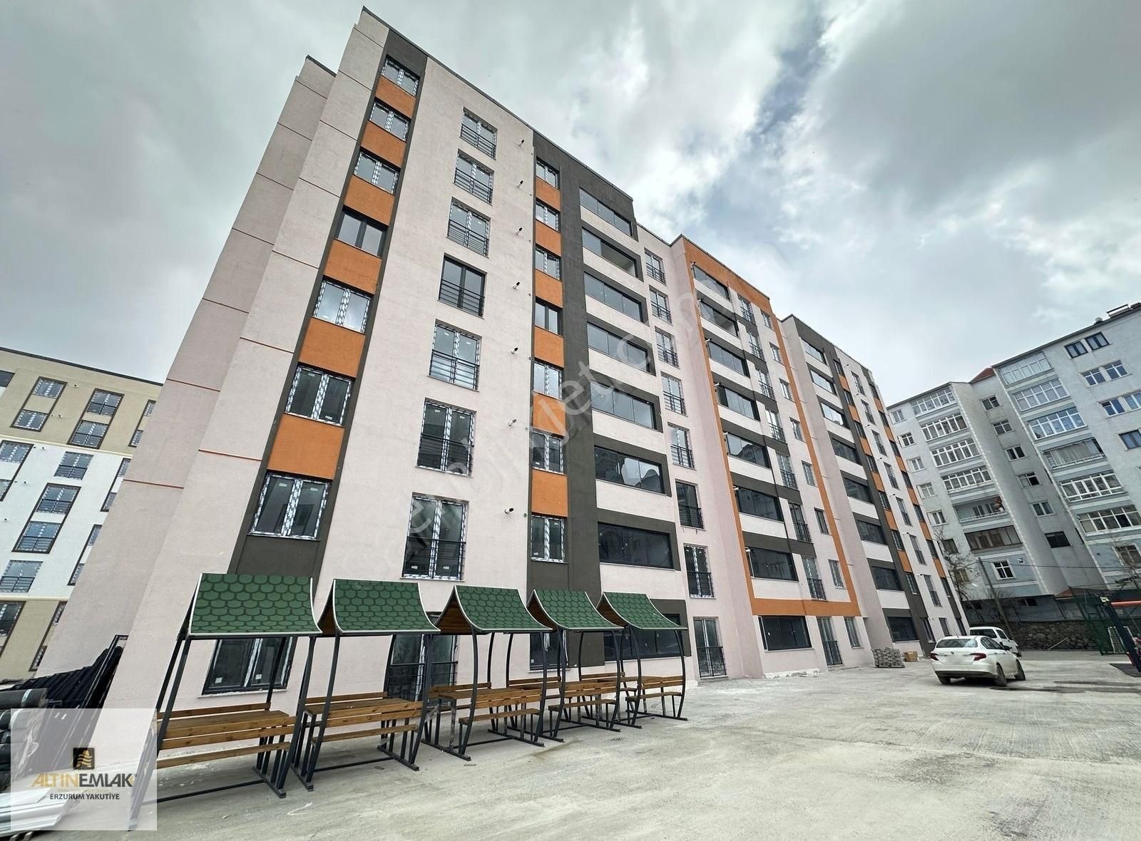Altın Emlak'tan Terminal Cad. Üsküdar Sitesi 4+1 Sıfır Daire