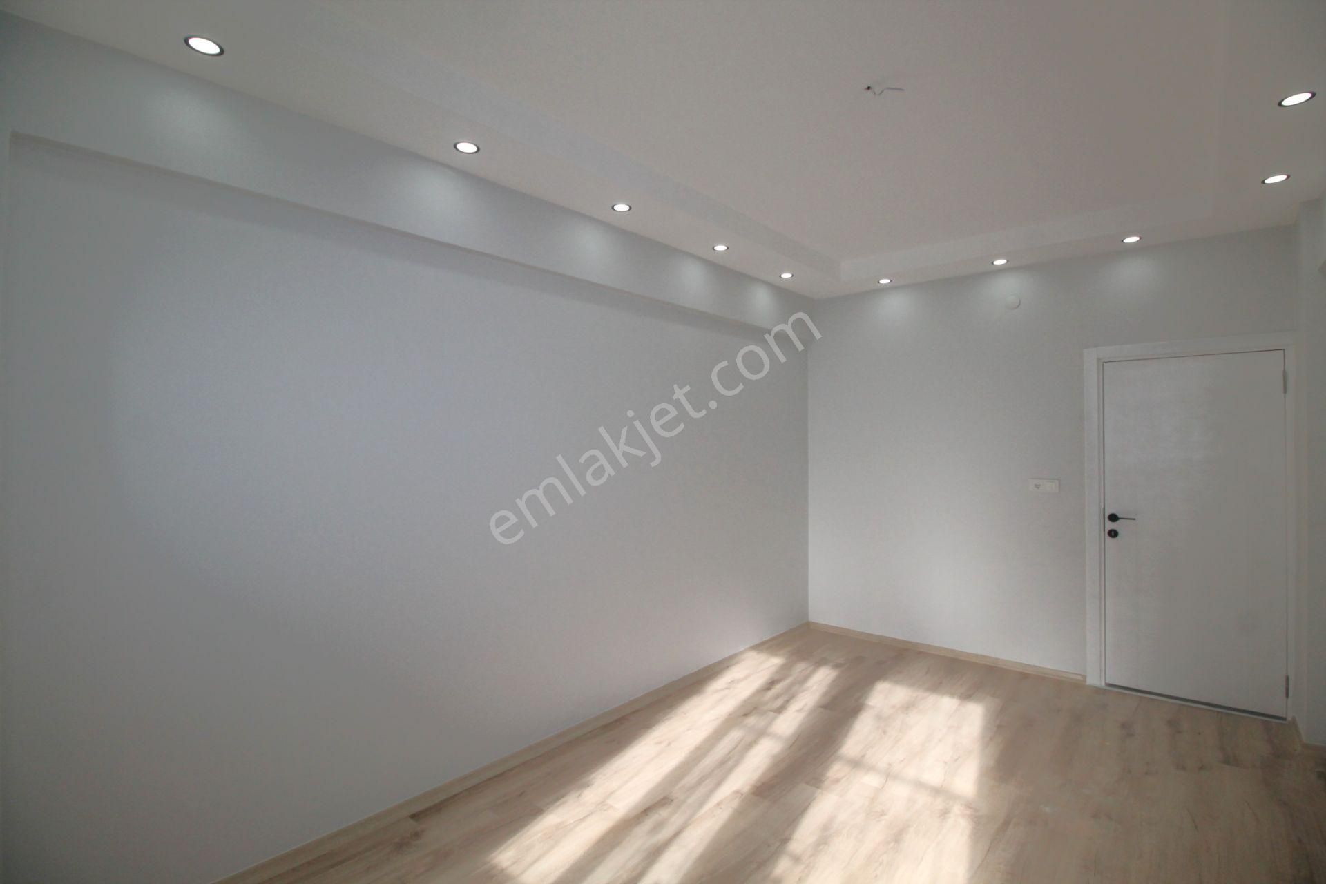 Retro’dan Palmiye Mah’de Sahile Adım Mesafesinde Masrafsız 3+1 - Görsel 11