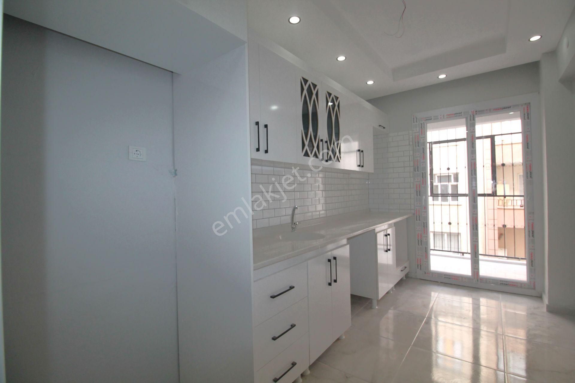 Retro’dan Palmiye Mah’de Sahile Adım Mesafesinde Masrafsız 3+1 - Görsel 14