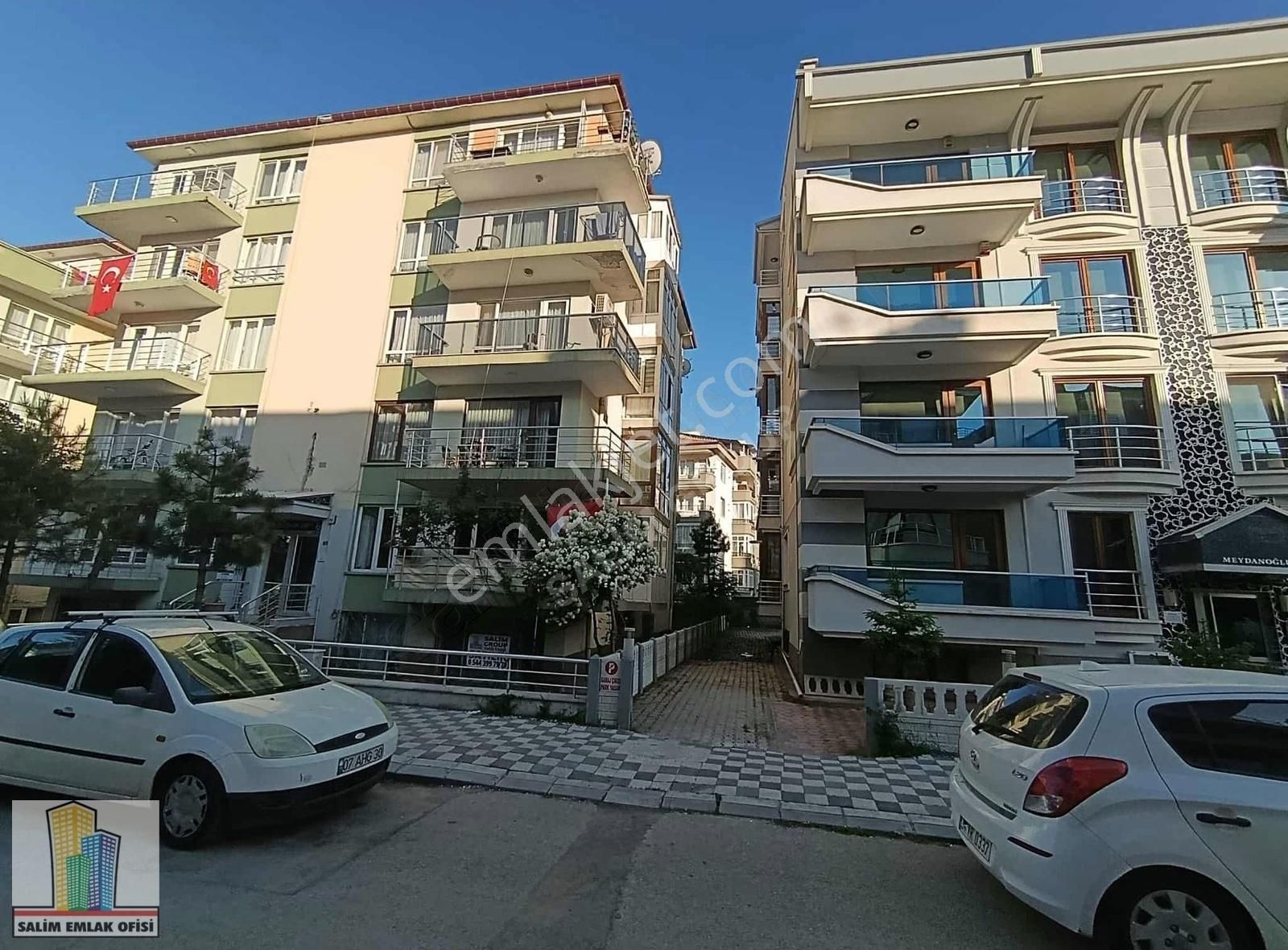 Dumlupınar Mahallesinde 3+1 Geniş Bakımlı Satılık Depo