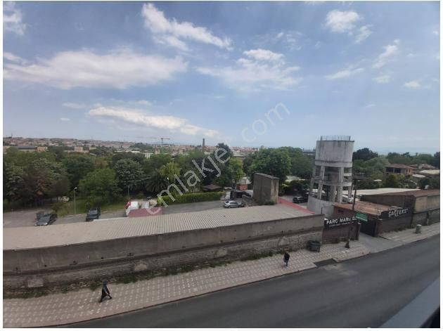 Zeytinburnu Telsiz Toki Konutlarında 2+1 Asansörlü Satılık Daire Osmanlı Emlak